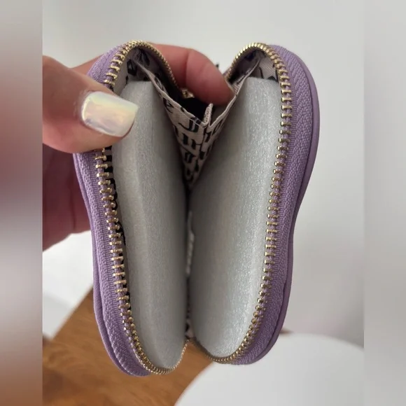 Juicy Couture Royal Lavender Heart Wristlet - Picture 4 of 4